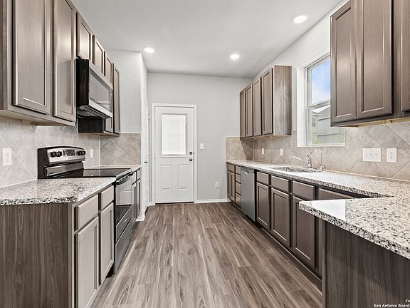 4th image of 4442 Tourmaline Way