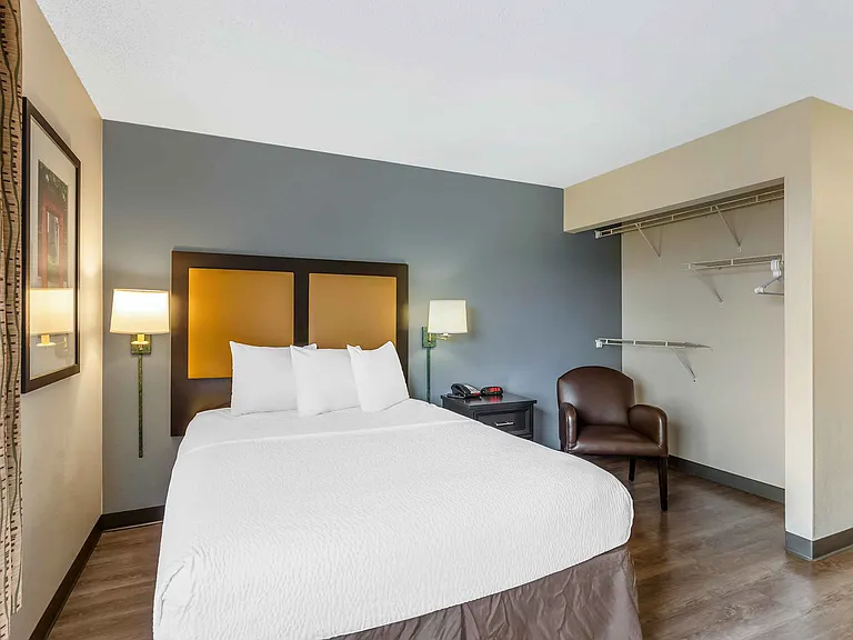 Studio Suite - 1 Queen Bed
