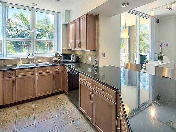 4th image of 2000 N Bayshore Dr APT 210