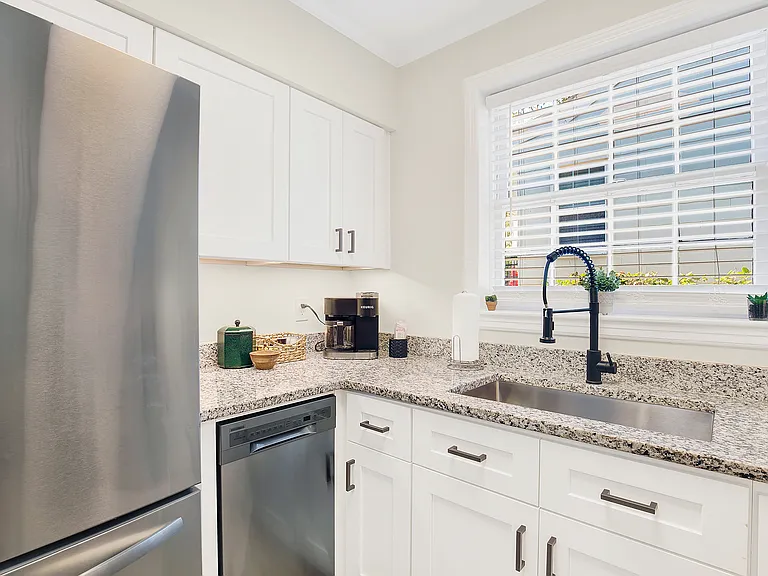 6 W 51st St #1 — Photo 9