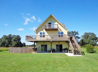 1431 Arrowhead Ct, Angleton, TX 77515