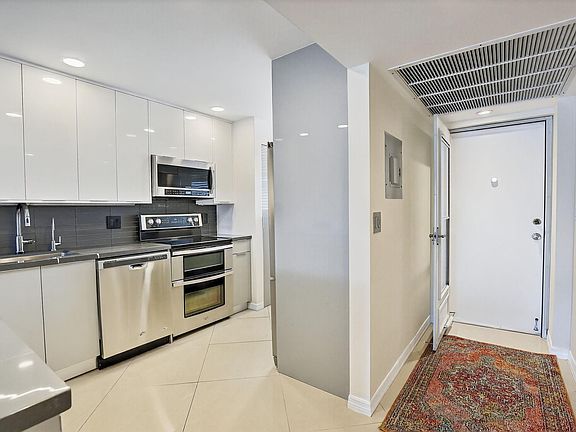 5th image of 5321 NE 24th Terrace #504A