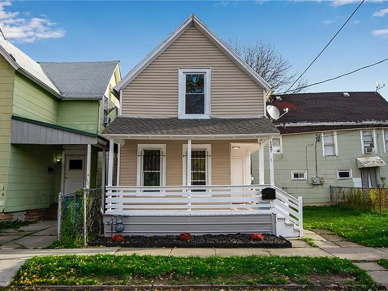 147 Gorton St — Photo 1