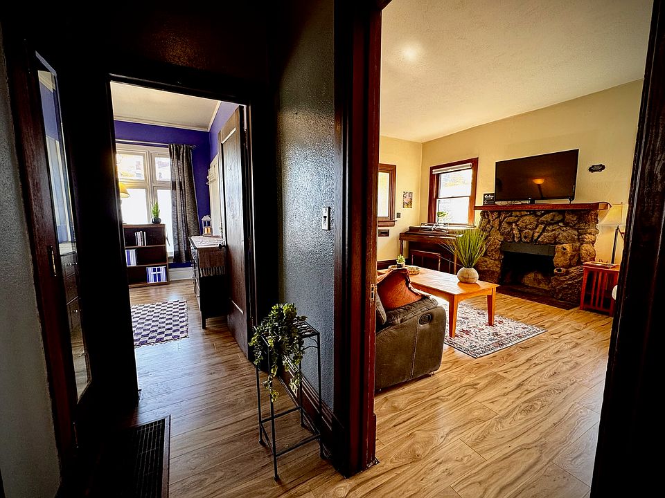 Hallway from bedroom to living room.