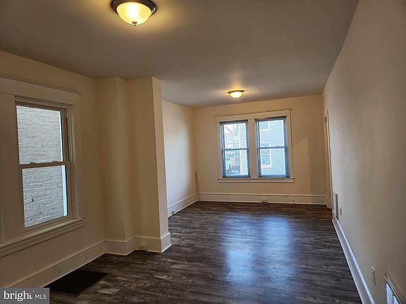 5th image of 326 N Mulberry St