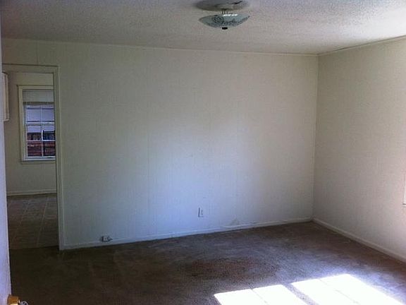 5th image of 538 19th St APT A