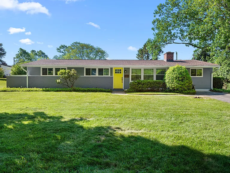 Fairfield Dr — Photo 8