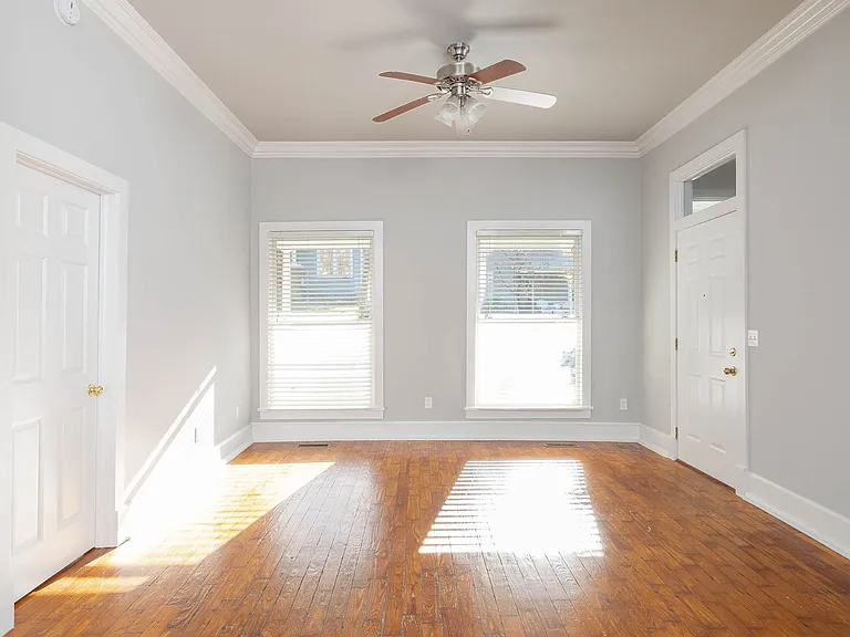 349 N Rollston Ave — Photo 9