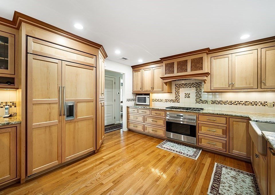 308 Pinewood Dr, Longmeadow, MA 01106 Zillow