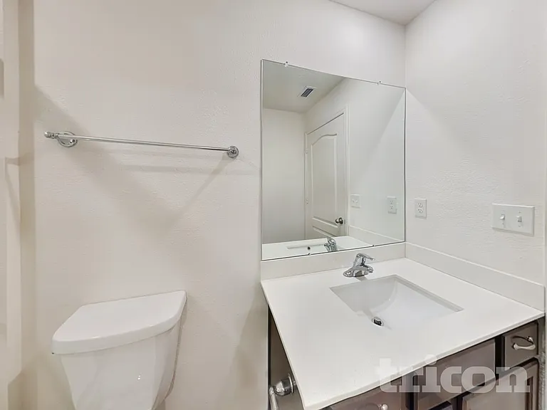 10 Presidential Ln — Photo 14