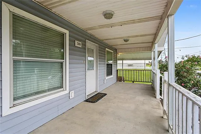 3 bed, 2.0 bath, 1540 sqft, $2,200 — Photo 2