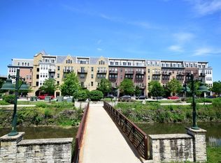 351 Front St UNIT 2412, Lemont, IL 60439