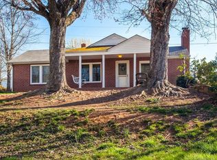 41 Lower Glady Fork Rd, Candler, NC 28715