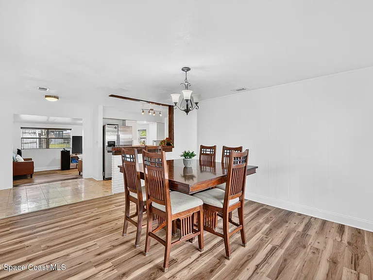 1514 Elm Ter — Photo 3