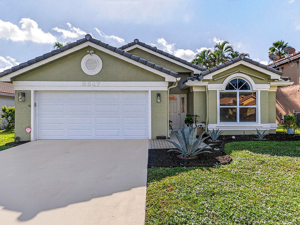 1st image of 8547 Tourmaline Boulevard