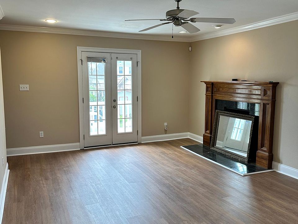 1st image of 339 33rd St