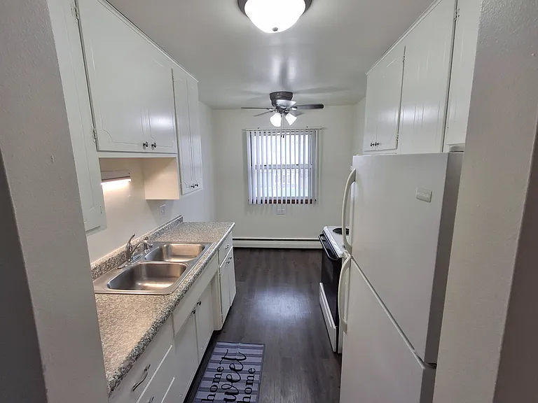 English Conway Place — Photo 60