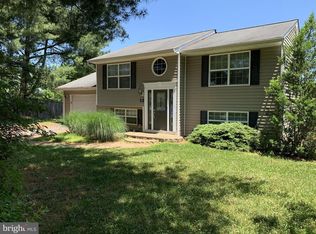 1403 Skyhaven Ct, Herndon, VA 20170