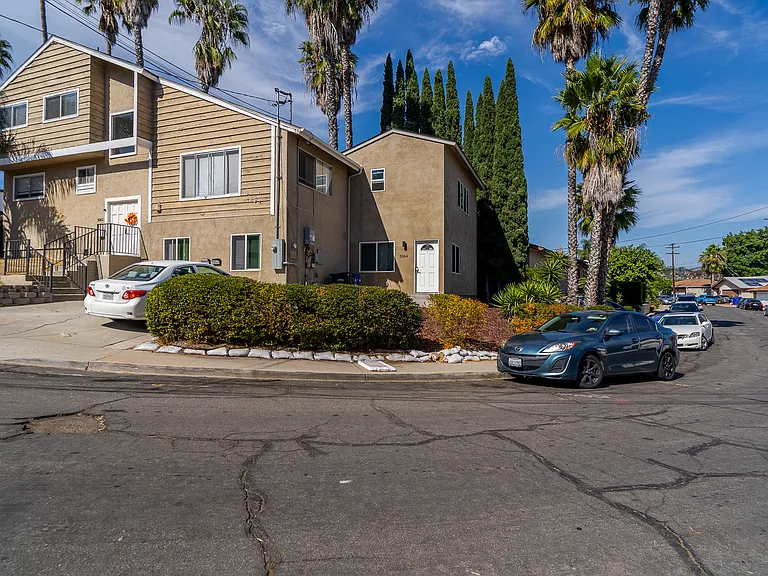 5064 Alumni Pl — Photo 2