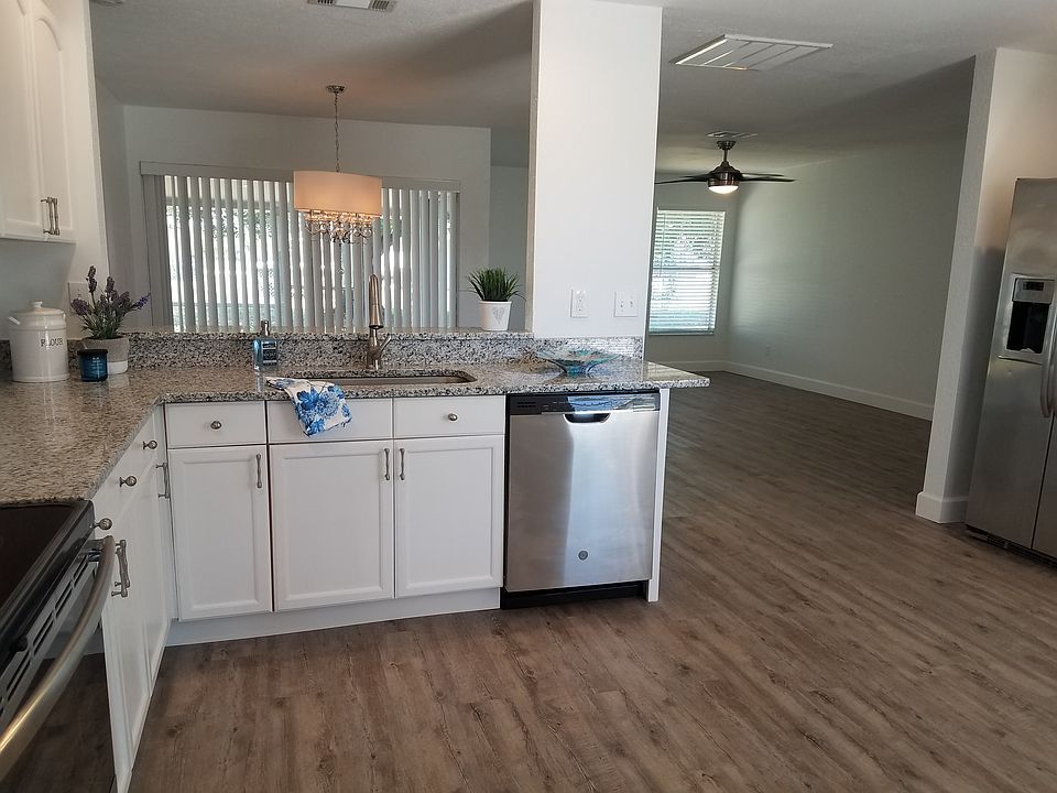 1st image of 1701 SE 19th Ln