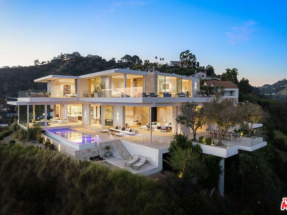 8201 Bellgave Pl, Los Angeles, CA 90069 | Zillow