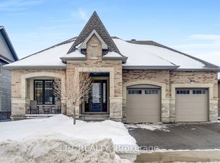 122 Spindrift Cir, Ottawa, ON K4M 0G4