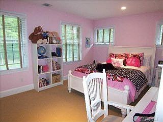 4th image of 58 Dogwood St