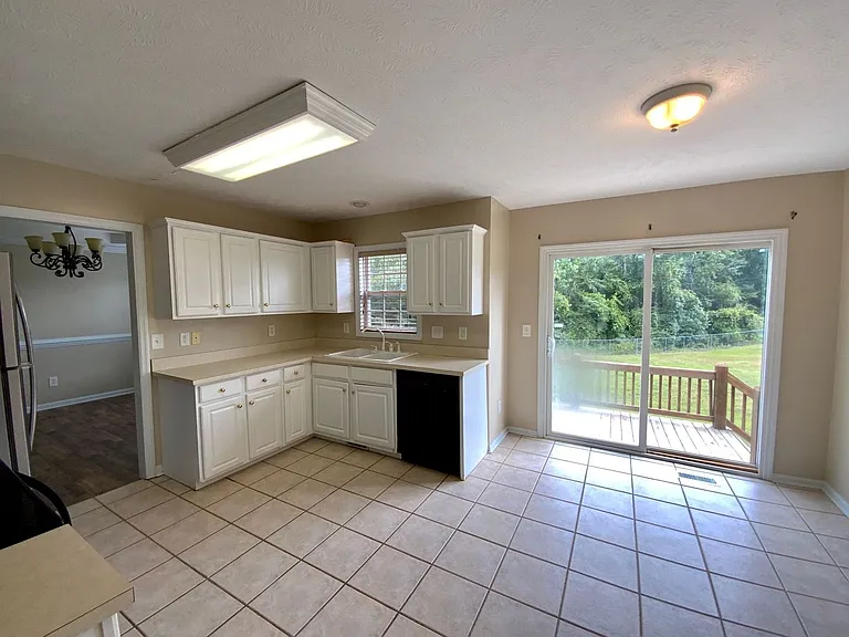 202 Thrush Ct — Photo 6
