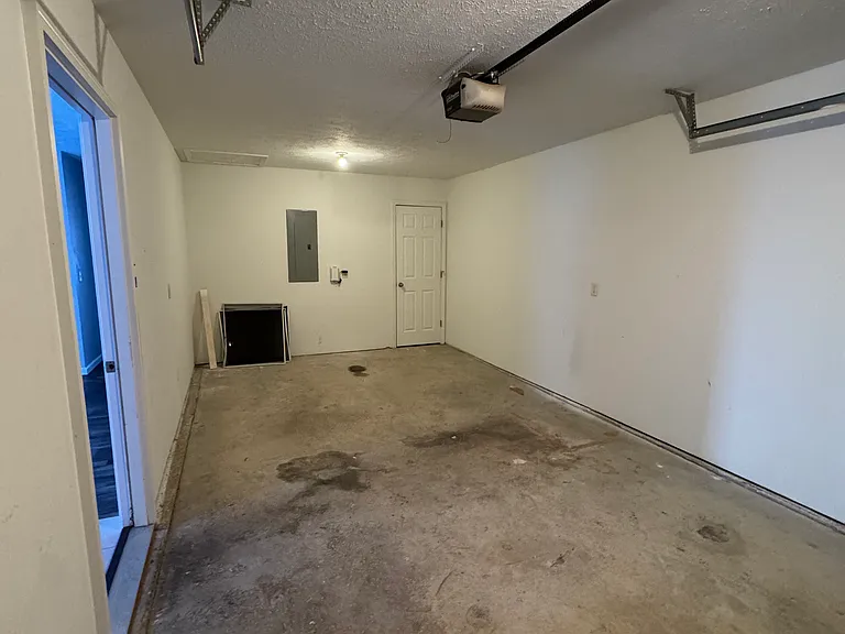 1012 E Chestnut St — Photo 19