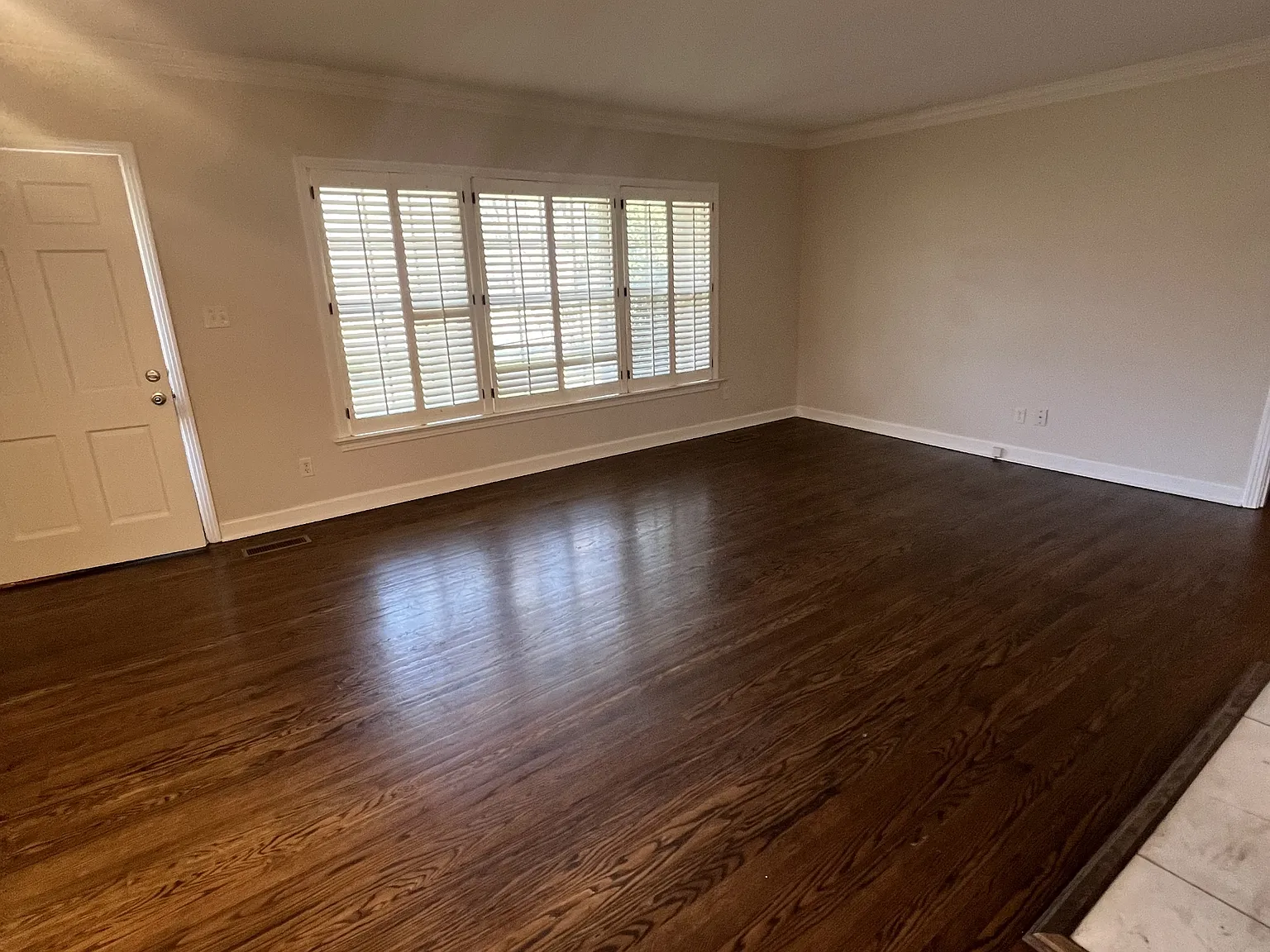 2924 Mere Drive - 2924 — Photo 3