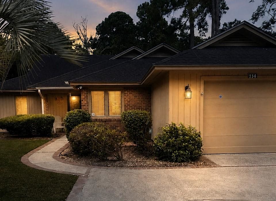 1st image of 114 Boxwood Ln.