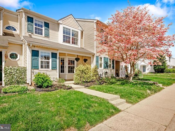 31 Van Horn Pl, Holland, PA 18966