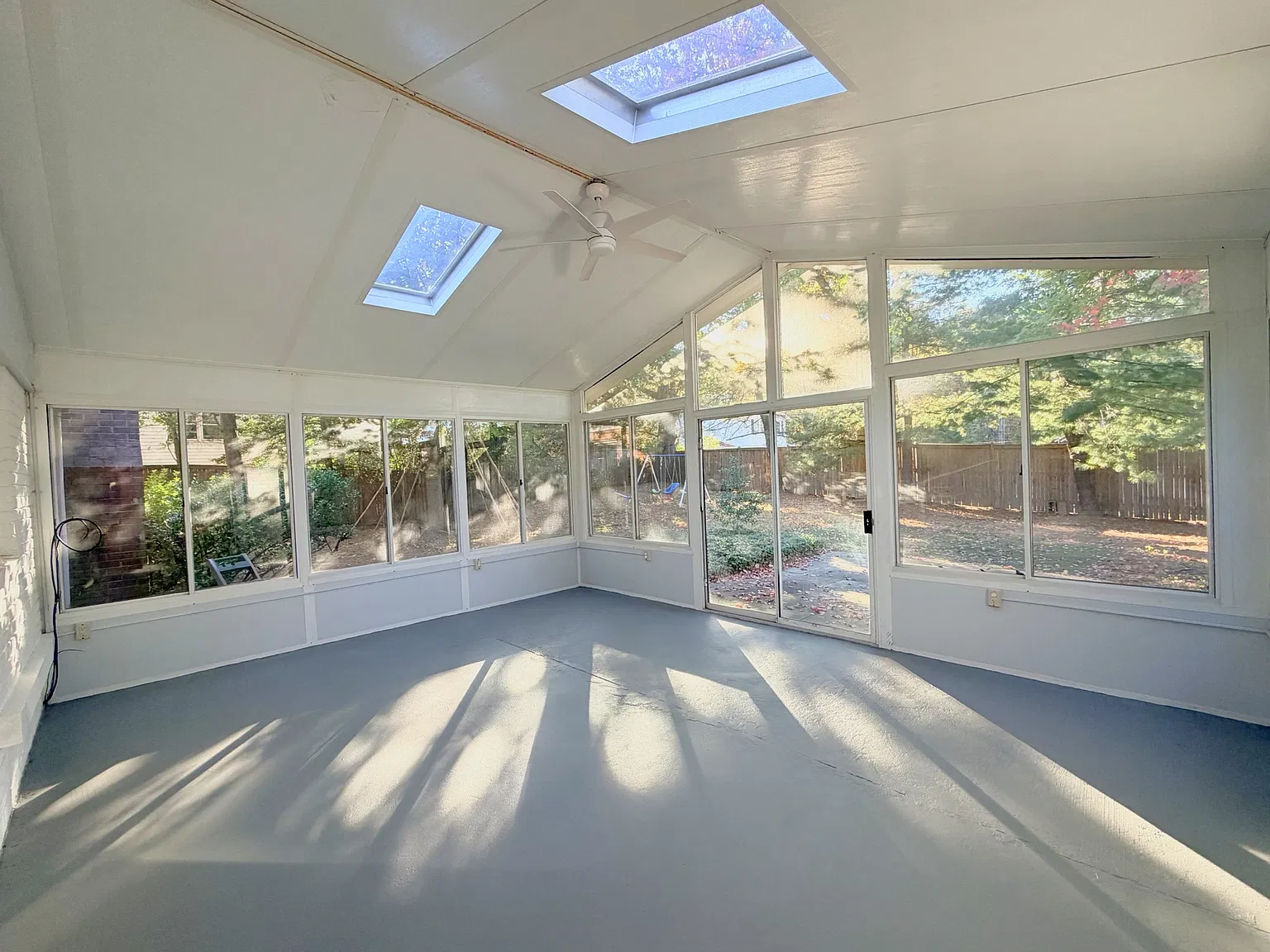 4 bed, 2758 sqft, $4,595 — Photo 4