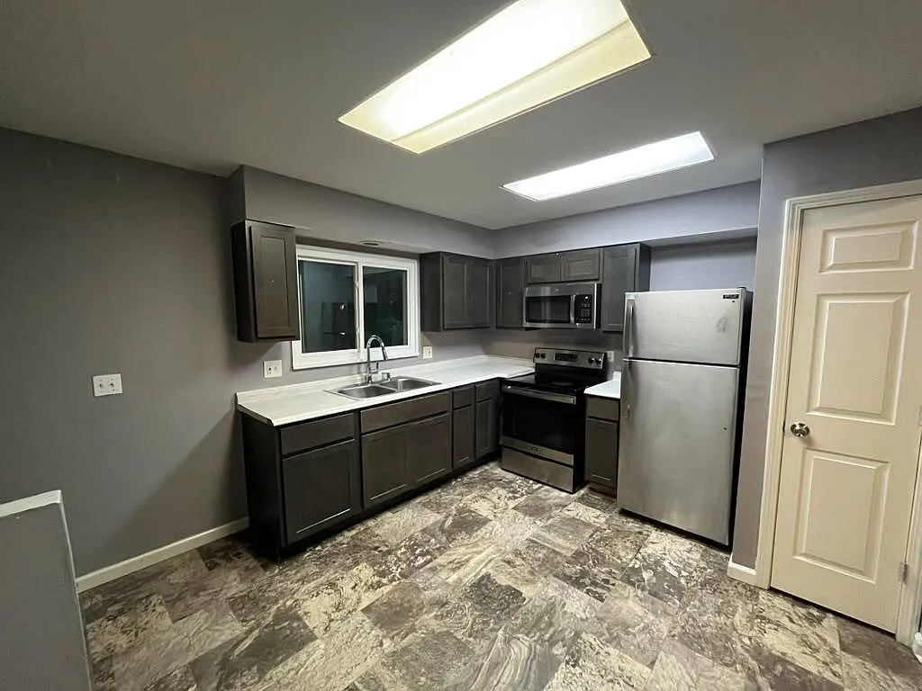 2 bed, 1.0 bath, 770 sqft, $1,000 — Photo 4