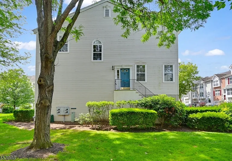 200 Barringer Dr — Photo 3