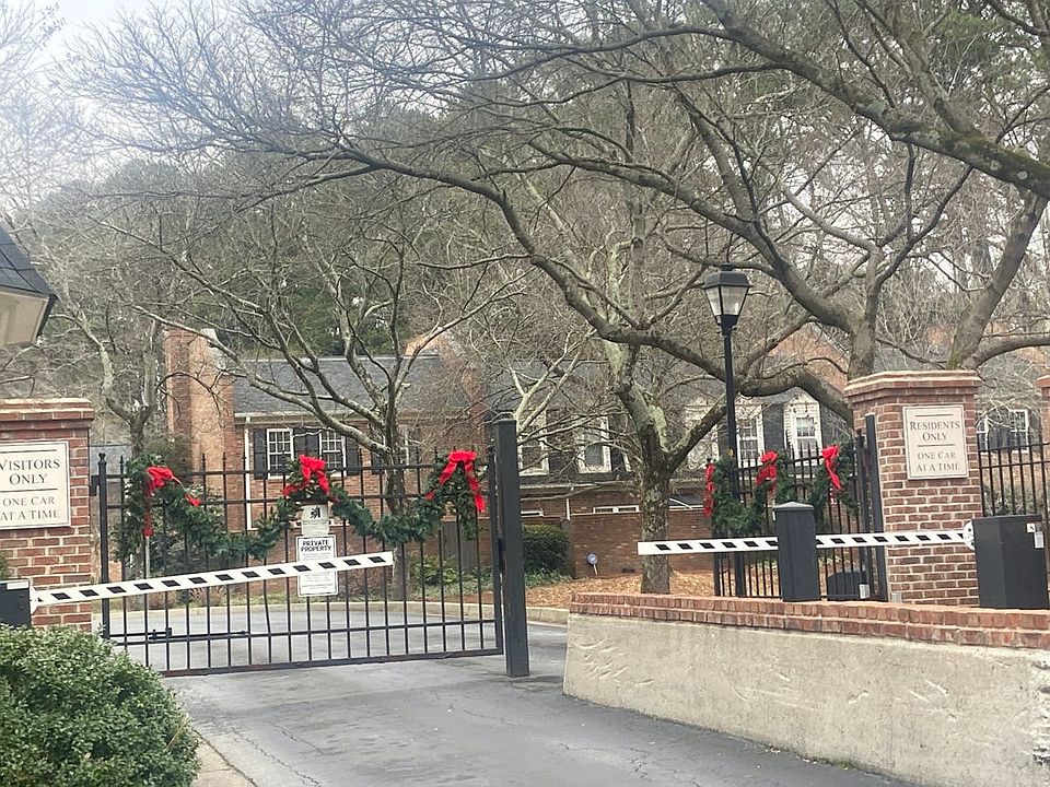 2nd image of 15 George Wythe Pl NW