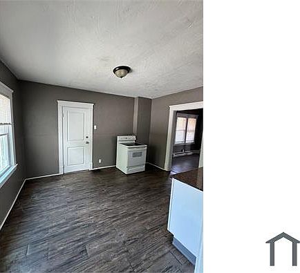 4th image of 4090 E 71st St #2