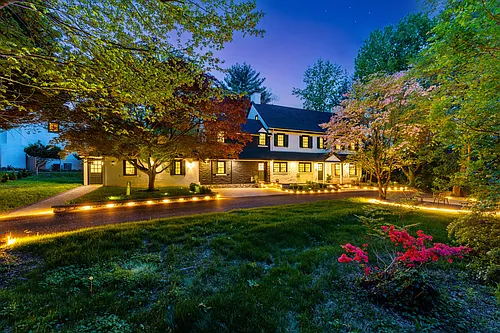 383 Maplewood Rd Photo 1