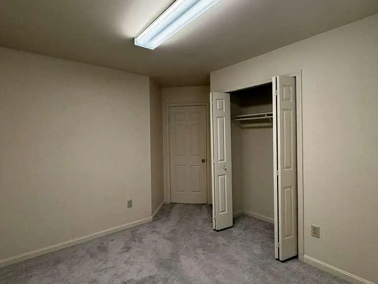 5976 Norham Dr — Photo 24