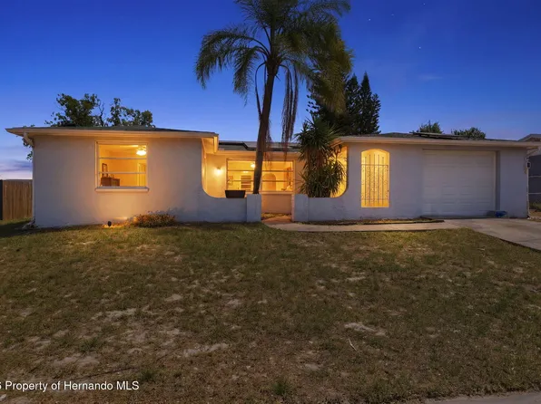 9720 Rainbow Ln, Port Richey, FL 34668