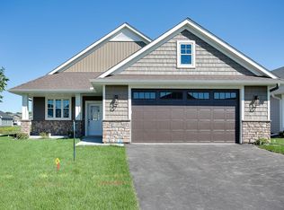 31691 Newport Curv, Lindstrom, MN 55045