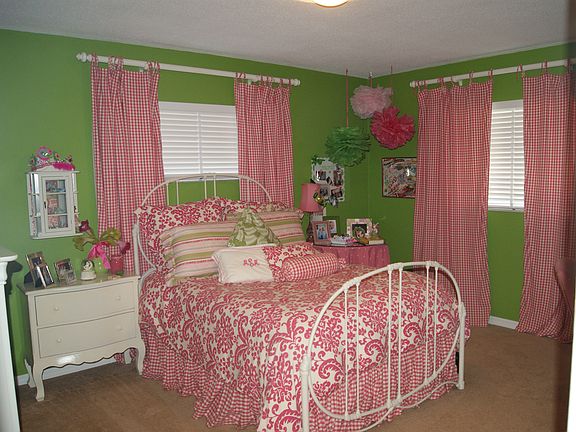 2nd image of 921 Gillis Ct