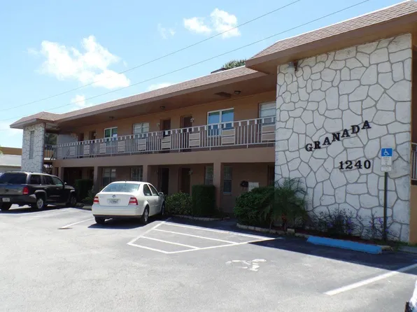 1240 70th St N APT 5, Saint Petersburg, FL 33710