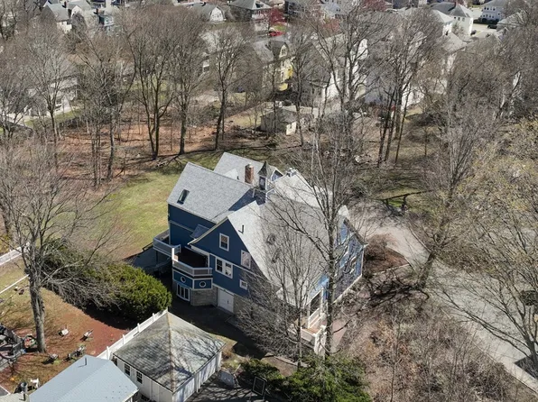 11-11A Washington St, Newton, MA 02458