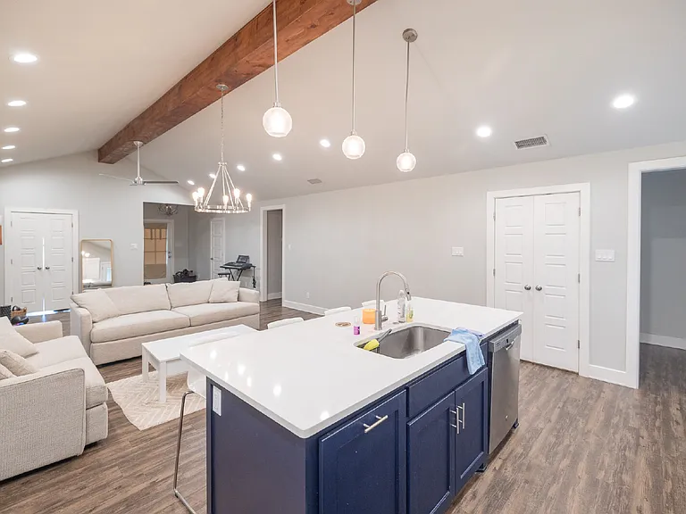 4618 Ebbets Dr — Photo 9