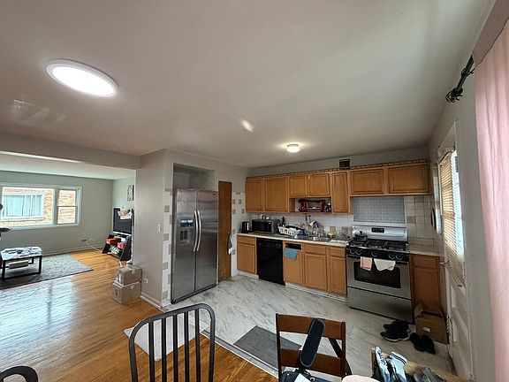 3rd image of 6338 N Kedzie Ave #2W
