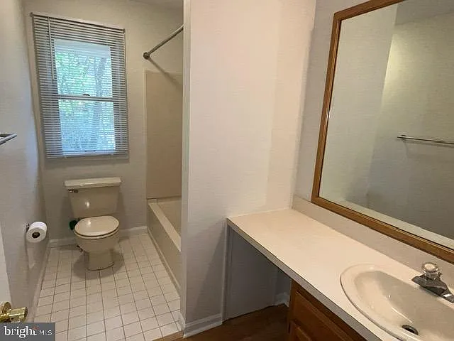 406 Williamsburg Ct — Photo 10