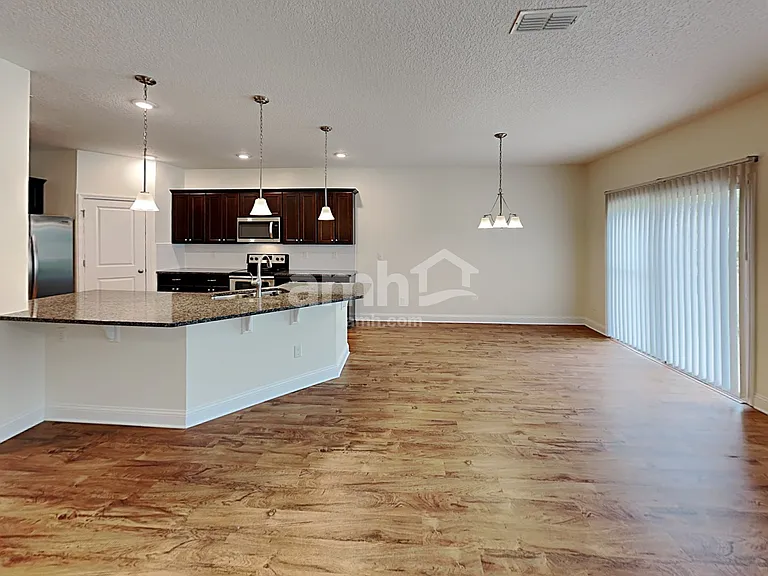 327 Cortez Dr — Photo 5