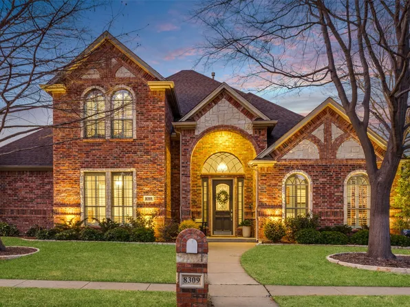 8309 Valley Oaks Dr, North Richland Hills, TX 76182