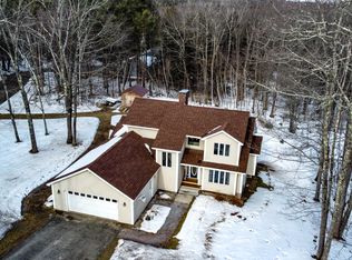 8 Acorn Ln, Lewiston, ME 04240